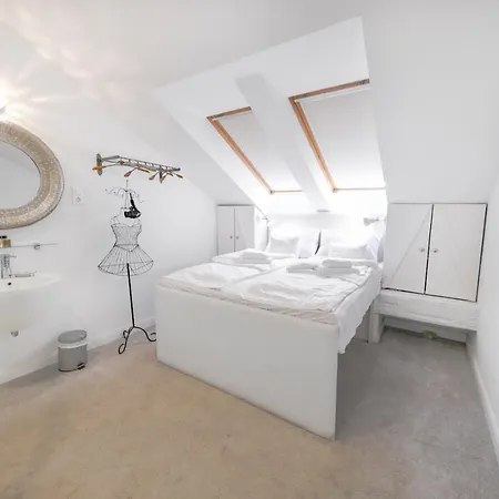 Blue Velvet 3* بودابست