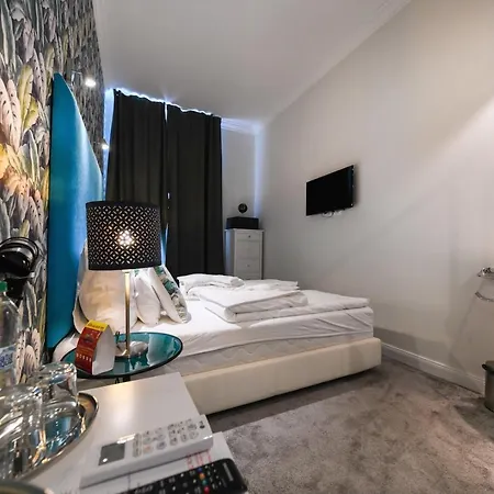 Blue Velvet Hotell 3*